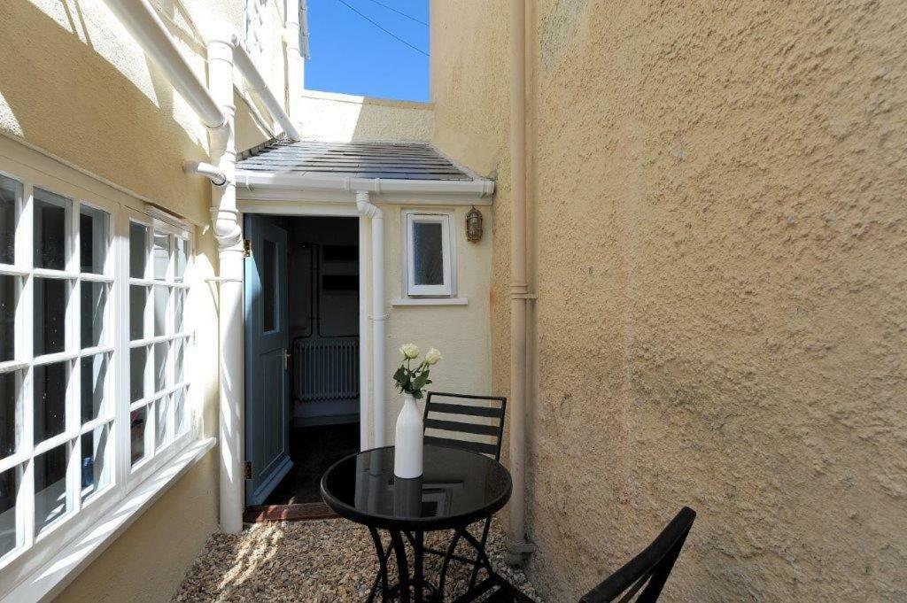 Little Monmouth 4 Bedroom Cottage, Old Town Lyme Regis, Dog Friendly And Parking Exterior foto